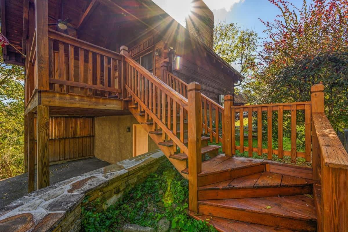 Holiday home Cozy Log In The Heart Of Pigeon Forge. Hot Tub. Honeymoon! Sleeps 2 Pigeon Forge